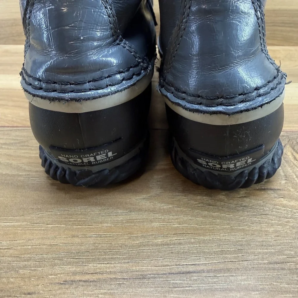 Sorel Out N About‎ Boots Womens 9 Gray Patent Leather Waterproof Snow Boots
